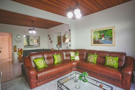 Casa à venda com 188m², 4 quartos e 2 vagas Casa à venda com 188m², 4 quartos e 2 vagasSala de Tv