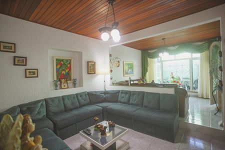 Casa à venda com 188m², 4 quartos e 2 vagas Casa à venda com 188m², 4 quartos e 2 vagasSala de Estar