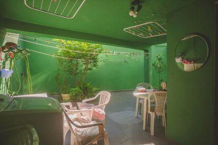 Casa à venda com 188m², 4 quartos e 2 vagas Casa à venda com 188m², 4 quartos e 2 vagasÁrea de Serviço