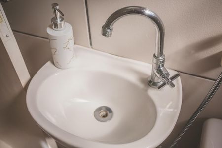 Casa à venda com 188m², 4 quartos e 2 vagas Casa à venda com 188m², 4 quartos e 2 vagasBanheiro 2