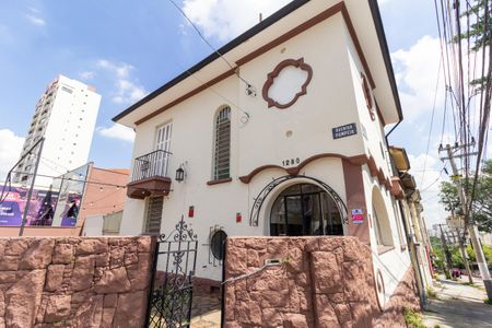 Casa para alugar com 192m², 5 quartos e 2 vagasFachada