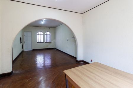 Casa para alugar com 192m², 5 quartos e 2 vagasSala