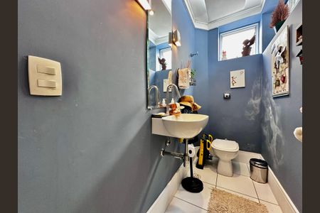 Casa à venda com 250m², 3 quartos e 3 vagasLavabo