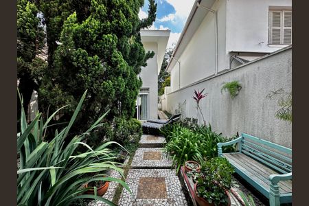 Casa à venda com 250m², 3 quartos e 3 vagasQuintal