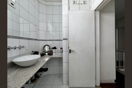 Casa à venda com 250m², 3 quartos e 3 vagasBanheiro Social