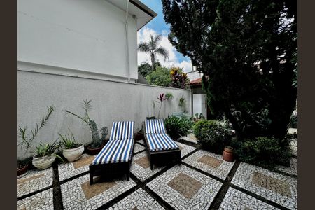 Casa à venda com 250m², 3 quartos e 3 vagasQuintal