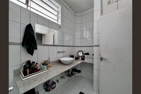 Casa à venda com 250m², 3 quartos e 3 vagasBanheiro Social