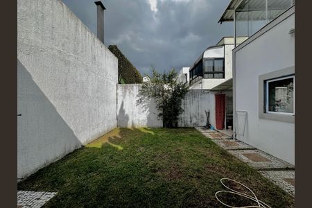 Casa à venda com 250m², 3 quartos e 3 vagasQuintal