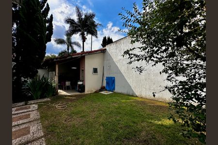 Casa à venda com 250m², 3 quartos e 3 vagasQuintal