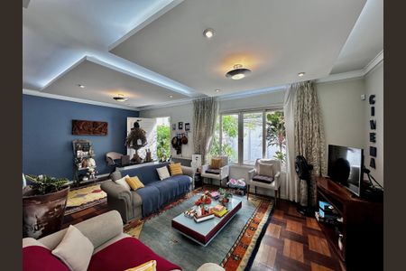 Casa à venda com 250m², 3 quartos e 3 vagasSala