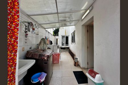 Casa à venda com 250m², 3 quartos e 3 vagasÁrea de Serviço