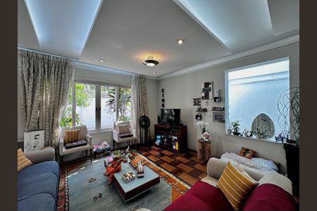 Casa à venda com 250m², 3 quartos e 3 vagasSala