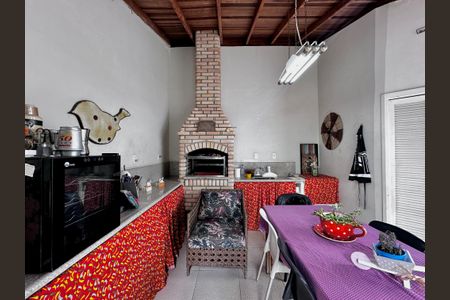 Casa à venda com 250m², 3 quartos e 3 vagasChurrasqueira