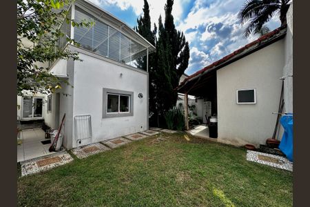 Casa à venda com 250m², 3 quartos e 3 vagasQuintal