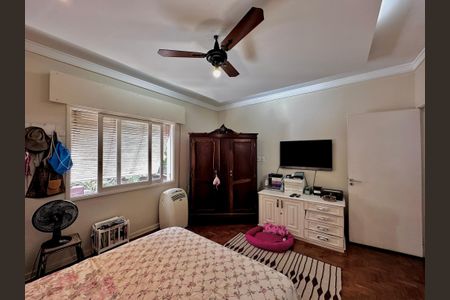 Casa à venda com 250m², 3 quartos e 3 vagasSuíte