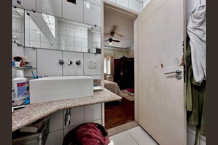 Casa à venda com 250m², 3 quartos e 3 vagasBanheiro da Suíte