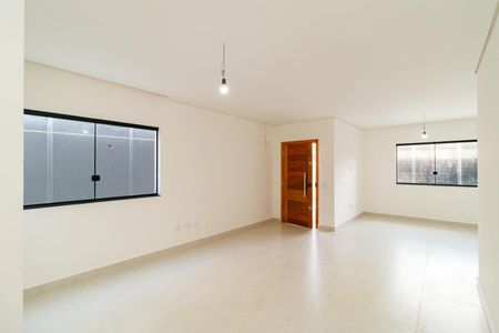 Casa à venda com 140m², 3 quartos e 3 vagasSala
