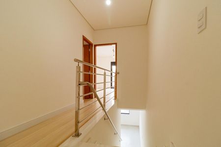 Casa à venda com 140m², 3 quartos e 3 vagasEscada