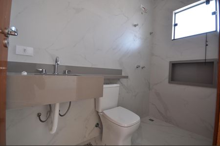 Casa à venda com 150m², 3 quartos e 2 vagasBanheiro da Suíte 1