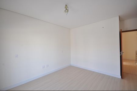 Casa à venda com 150m², 3 quartos e 2 vagasSuíte 1