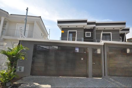 Casa à venda com 150m², 3 quartos e 2 vagasFachada