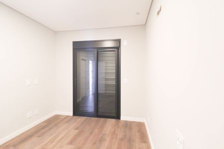 Casa à venda com 250m², 3 quartos e 3 vagas Casa à venda com 250m², 3 quartos e 3 vagasSuíte 1