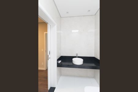 Casa à venda com 250m², 3 quartos e 3 vagas Casa à venda com 250m², 3 quartos e 3 vagasBanheiro da Suíte 2