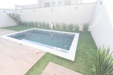 Casa à venda com 250m², 3 quartos e 3 vagas Casa à venda com 250m², 3 quartos e 3 vagasQuintal