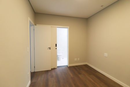 Casa à venda com 250m², 3 quartos e 3 vagas Casa à venda com 250m², 3 quartos e 3 vagasSuíte 2