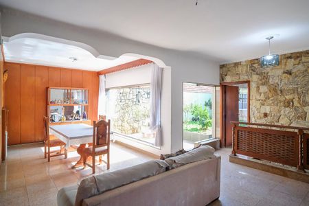 Casa à venda com 280m², 5 quartos e 3 vagasSala