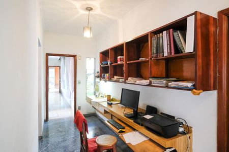 Casa à venda com 280m², 5 quartos e 3 vagasEscritório