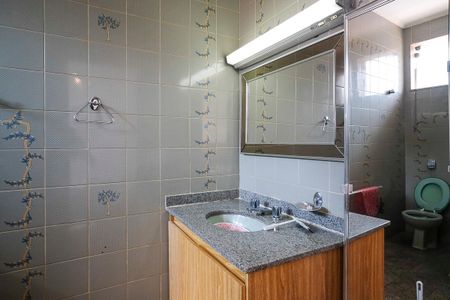 Casa à venda com 280m², 5 quartos e 3 vagasBanheiro da Suíte