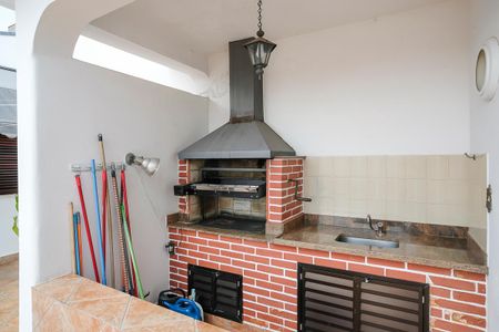 Casa à venda com 453m², 4 quartos e 3 vagasQuintal