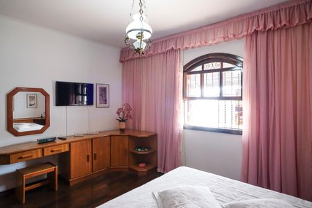 Casa à venda com 453m², 4 quartos e 3 vagasSuíte