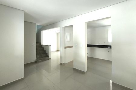 Casa de condomínio à venda com 190m², 3 quartos e 4 vagasSala