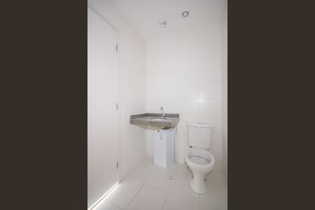 Apartamento à venda com 55m², 2 quartos e 1 vaga Apartamento à venda com 55m², 2 quartos e 1 vagaBanheiro da Suíte 2