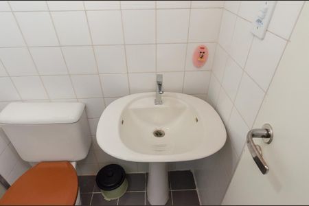 Apartamento à venda com 55m², 2 quartos e sem vaga Apartamento à venda com 55m², 2 quartos e sem vagaBanheiro