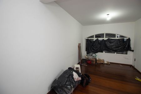 Casa à venda com 125m², 3 quartos e 2 vagas Casa à venda com 125m², 3 quartos e 2 vagasSala