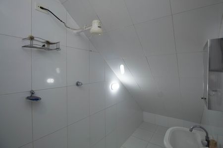 Casa à venda com 125m², 3 quartos e 2 vagas Casa à venda com 125m², 3 quartos e 2 vagasBanheiro 2