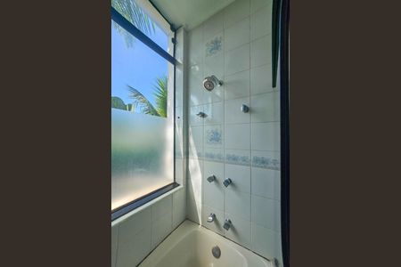 Apartamento para alugar com 890m², 5 quartos e 6 vagas Apartamento para alugar com 890m², 5 quartos e 6 vagasBanheiro da suíte 1