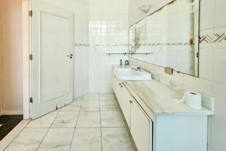 Apartamento para alugar com 890m², 5 quartos e 6 vagas Apartamento para alugar com 890m², 5 quartos e 6 vagasBanheiro da suíte 3