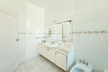 Apartamento para alugar com 890m², 5 quartos e 6 vagas Apartamento para alugar com 890m², 5 quartos e 6 vagasBanheiro da suíte 3