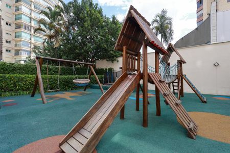 Apartamento à venda com 233m², 5 quartos e 4 vagas Apartamento à venda com 233m², 5 quartos e 4 vagasÁrea comum - Playground