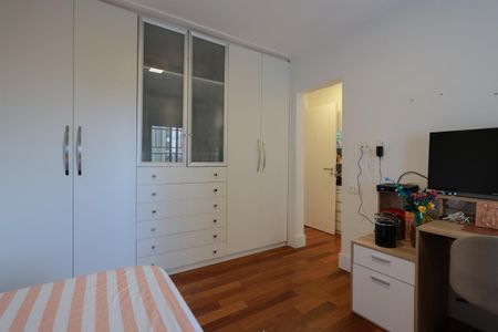 Apartamento à venda com 233m², 5 quartos e 4 vagas Apartamento à venda com 233m², 5 quartos e 4 vagasSuíte 2