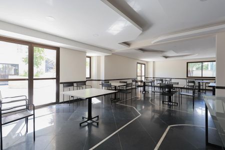 Apartamento à venda com 233m², 5 quartos e 4 vagas Apartamento à venda com 233m², 5 quartos e 4 vagasÁrea comum - Salão de festas