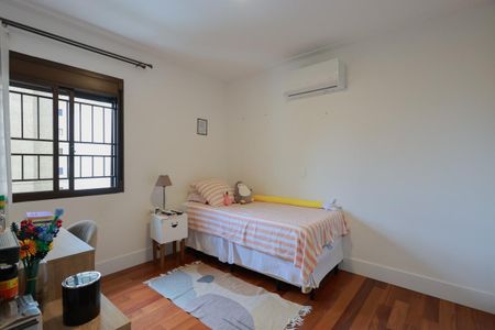 Apartamento à venda com 233m², 5 quartos e 4 vagas Apartamento à venda com 233m², 5 quartos e 4 vagasSuíte 2