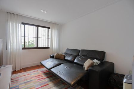 Apartamento à venda com 233m², 5 quartos e 4 vagas Apartamento à venda com 233m², 5 quartos e 4 vagasSala de TV