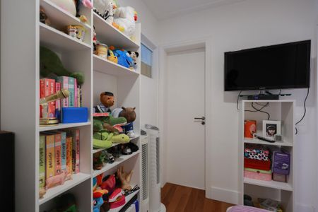 Apartamento à venda com 233m², 5 quartos e 4 vagas Apartamento à venda com 233m², 5 quartos e 4 vagasSuíte 4