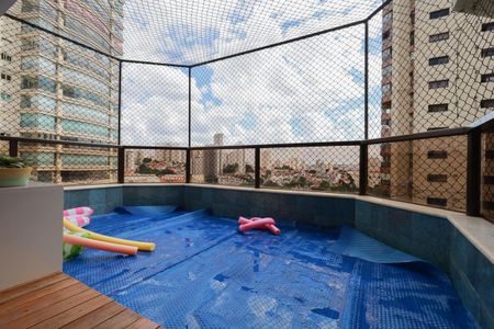 Apartamento à venda com 233m², 5 quartos e 4 vagas Apartamento à venda com 233m², 5 quartos e 4 vagasPiscina privativa