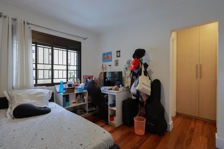 Apartamento à venda com 233m², 5 quartos e 4 vagas Apartamento à venda com 233m², 5 quartos e 4 vagasSuíte 3